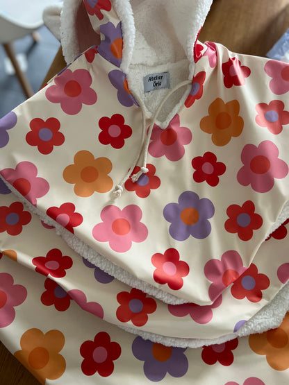 Cape de pluie Victoire ( taille 6 mois ) EN STOCK