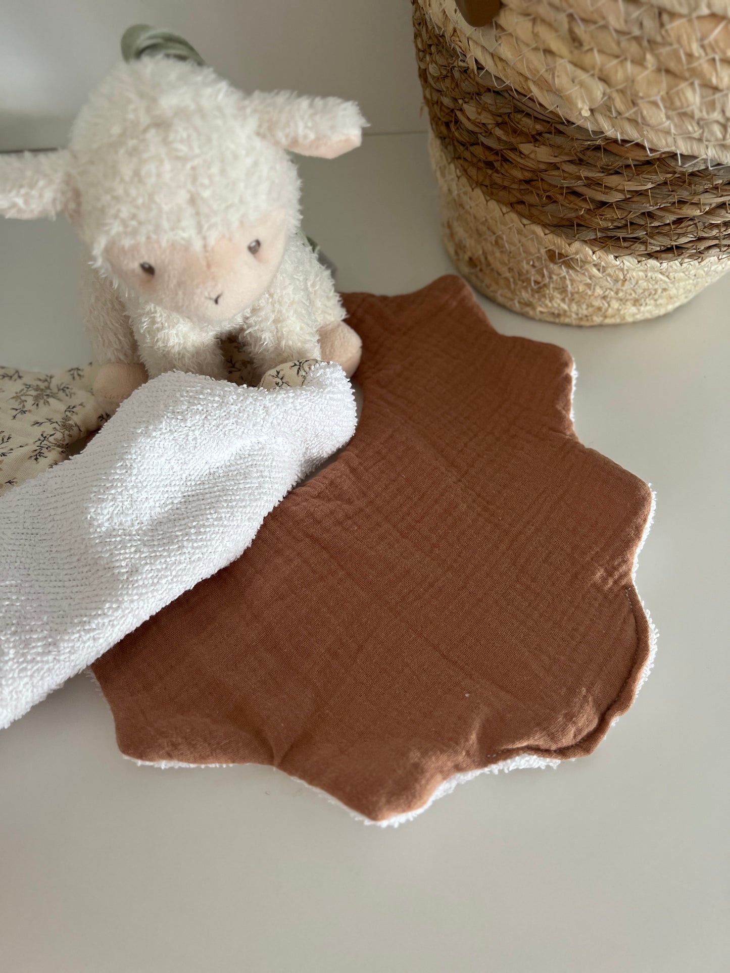 Bavoirs bandanas fleurs pour bébé personnalisable