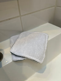 Lot de 10 lingettes + pochette offerte